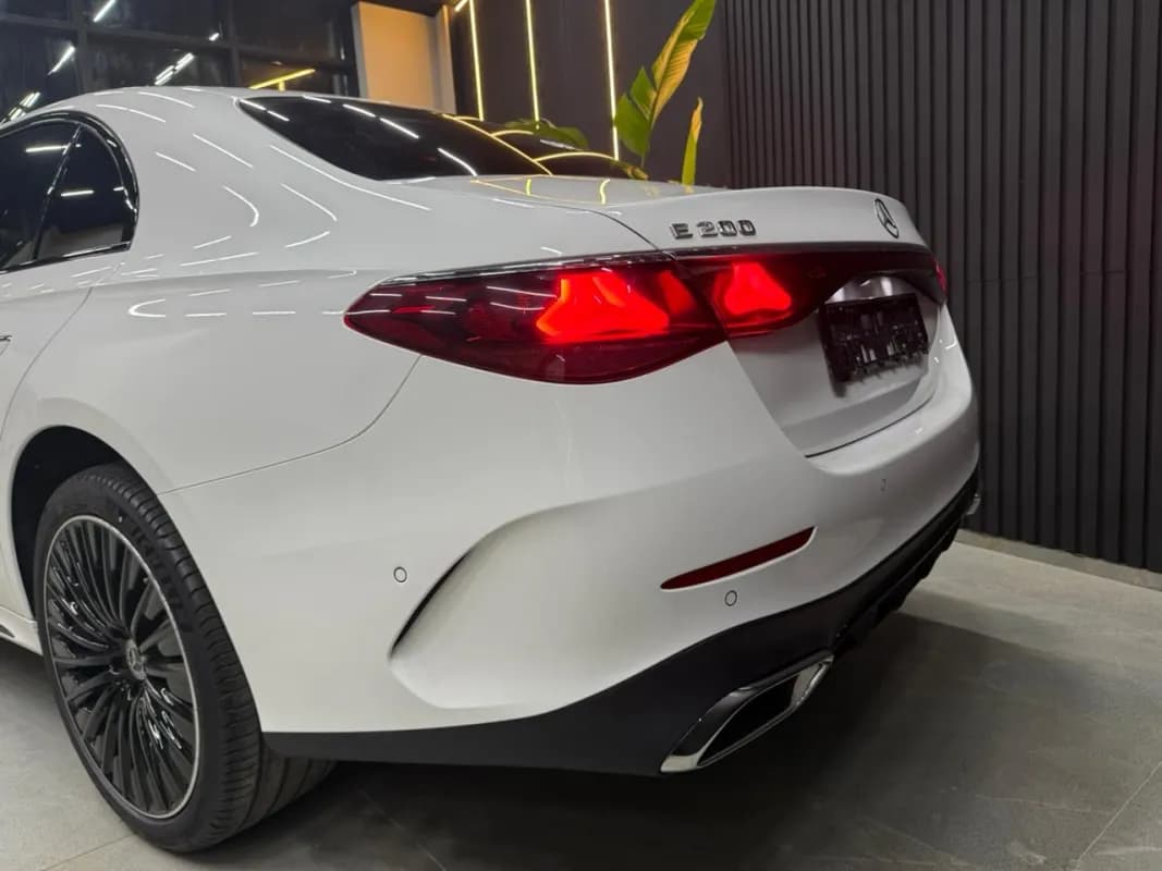 مرسيدس بنز E200 2026