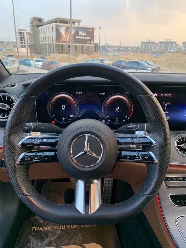 مرسيدس بنز E200 2022 كونفيرتابل هيفي لوديد رمادي أوتوماتيك — مستعملة