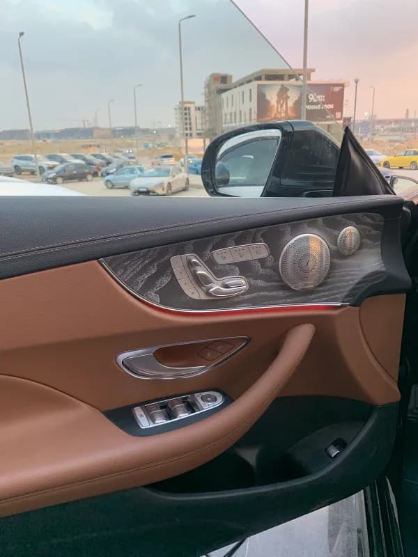 مرسيدس بنز E200 2022 كونفيرتابل هيفي لوديد رمادي أوتوماتيك — مستعملة