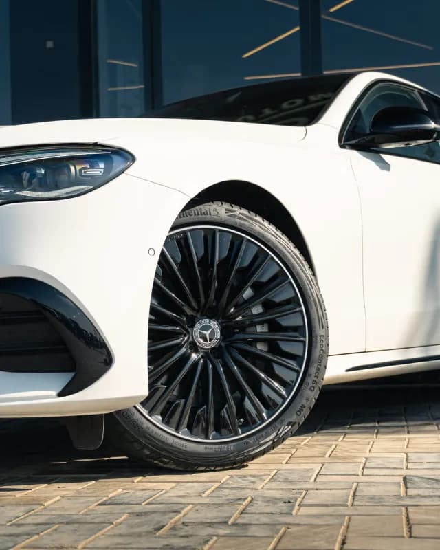 مرسيدس بنز E200 2025