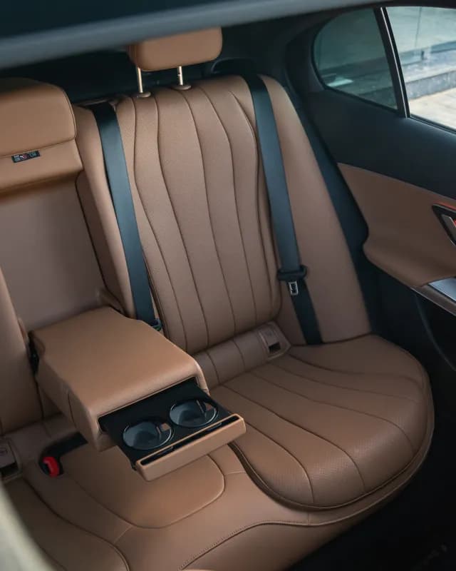 مرسيدس بنز E200 2025