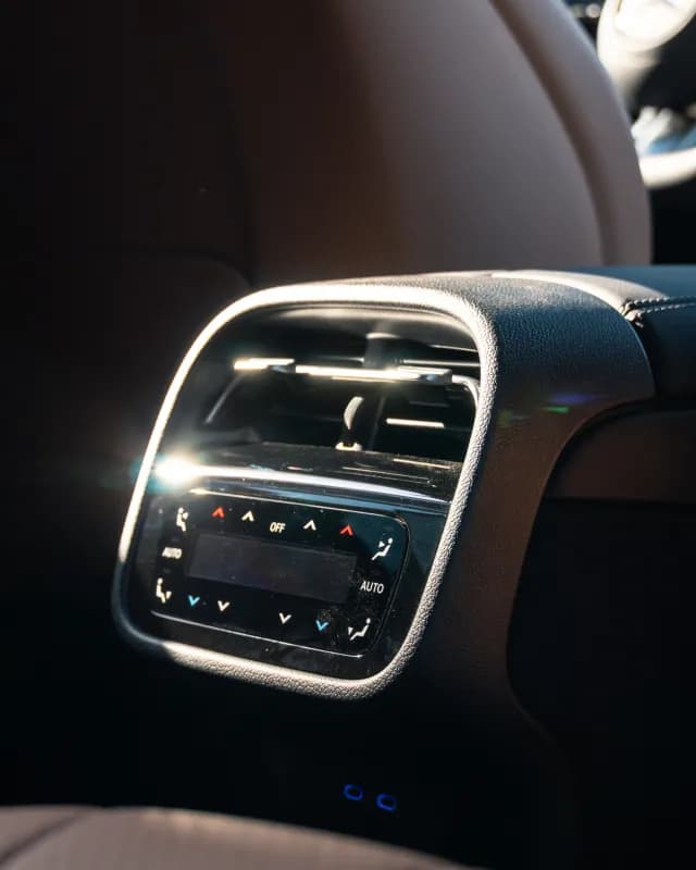 مرسيدس بنز E200 2025