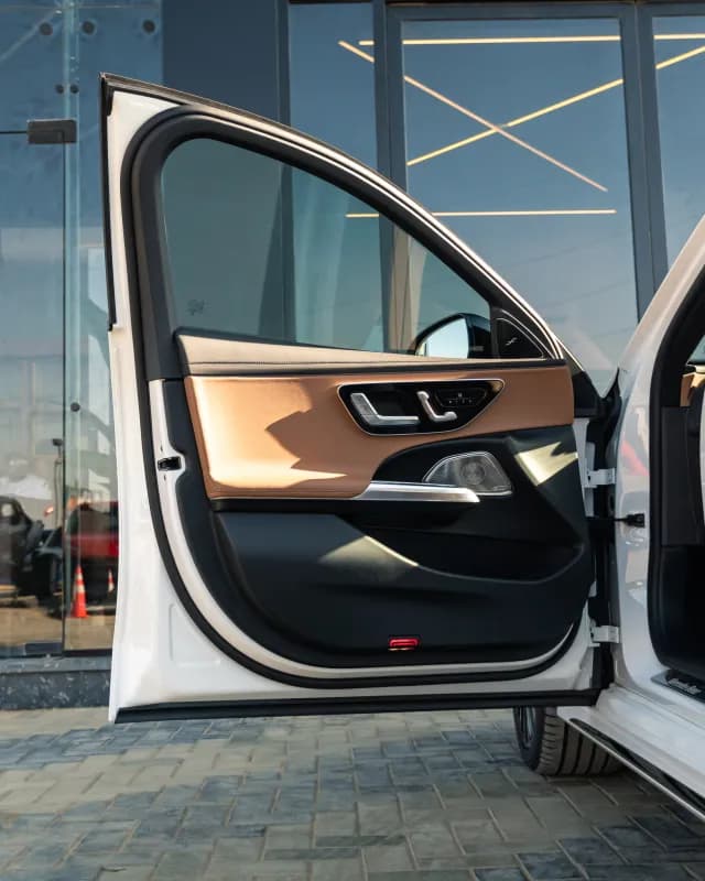 مرسيدس بنز E200 2025