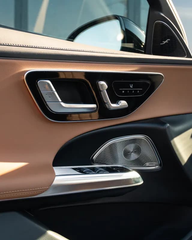 مرسيدس بنز E200 2025