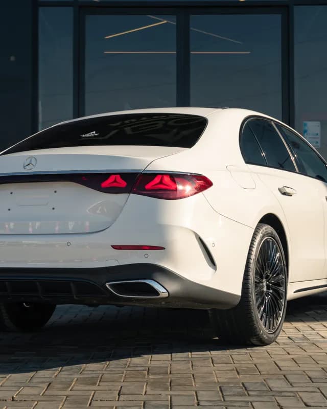 مرسيدس بنز E200 2025