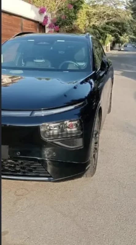 اكسبينج جي 9 2024 بيز لاين أسود أوتوماتيك — مستعملة
