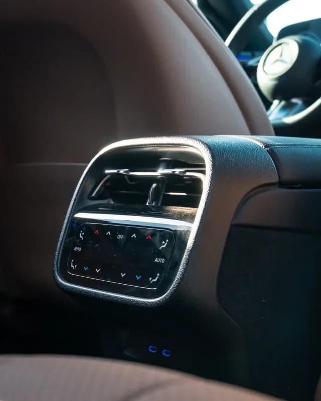 مرسيدس بنز E200 2024