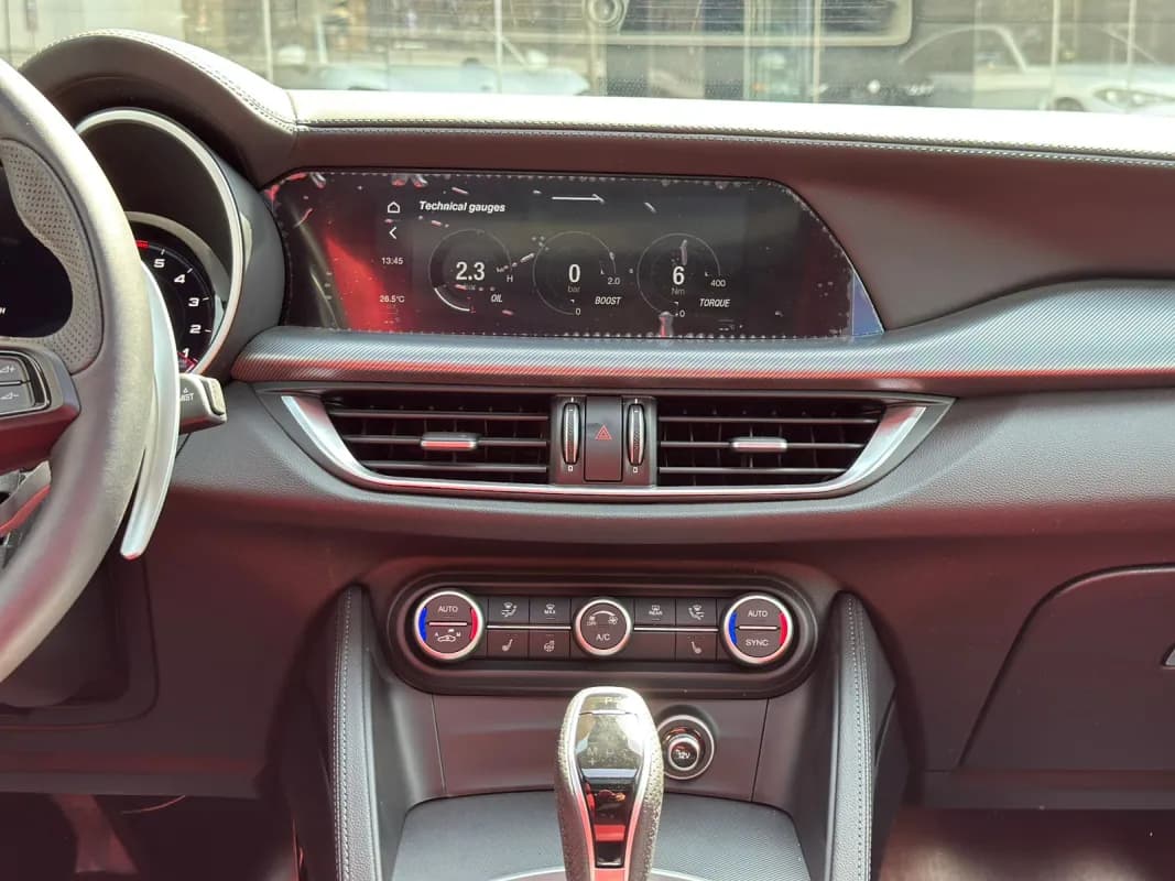 ألفا روميو ستيلفيو 2026