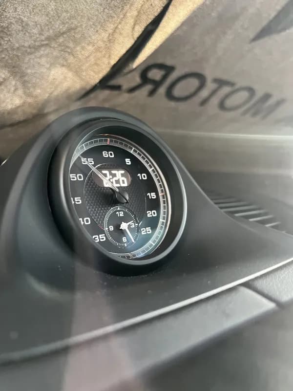 بورش ماكان 2026 تي رمادي إسمنتي فتيس متغير السرعات باستمرار — مستعملة