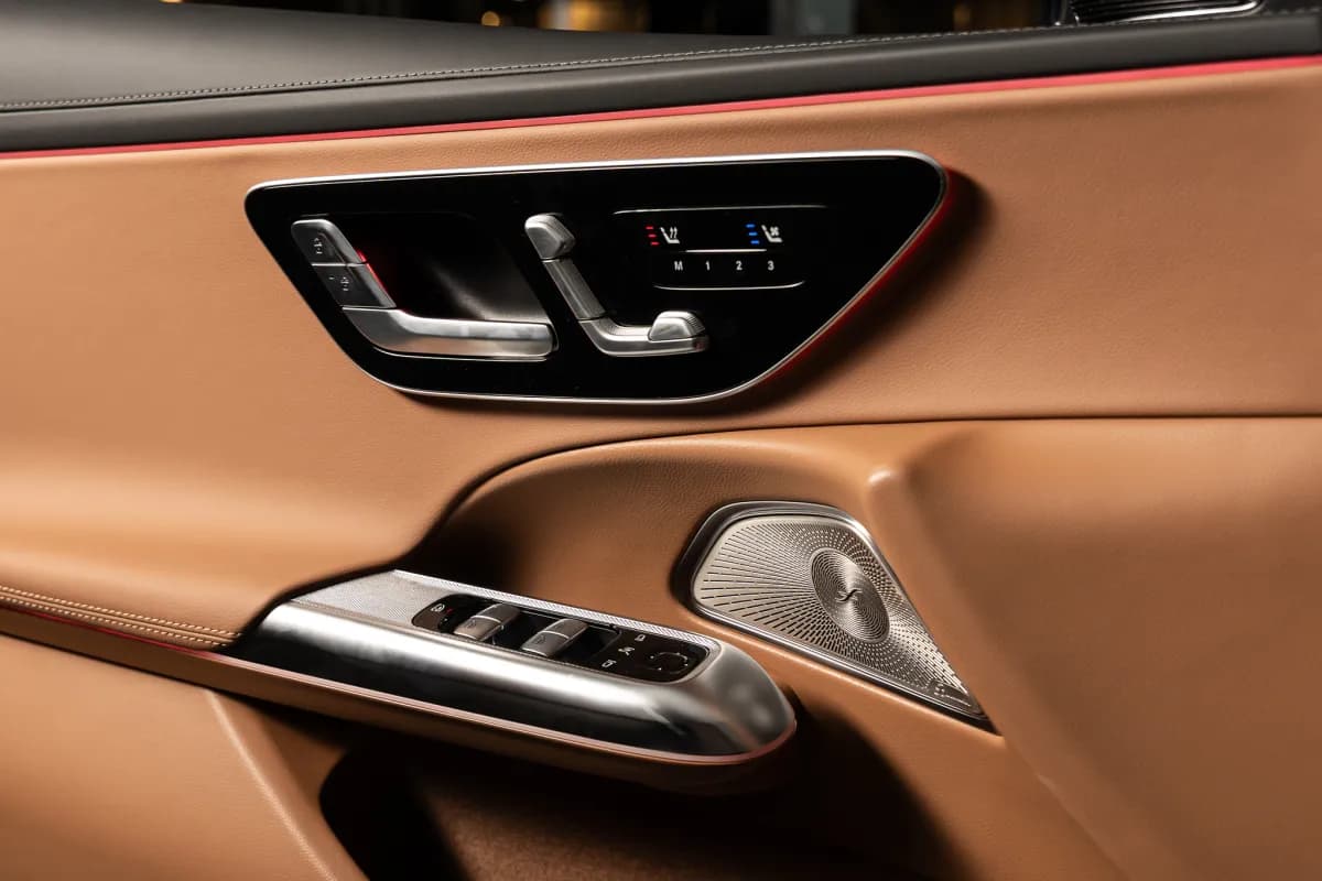 مرسيدس بنز E200 2026