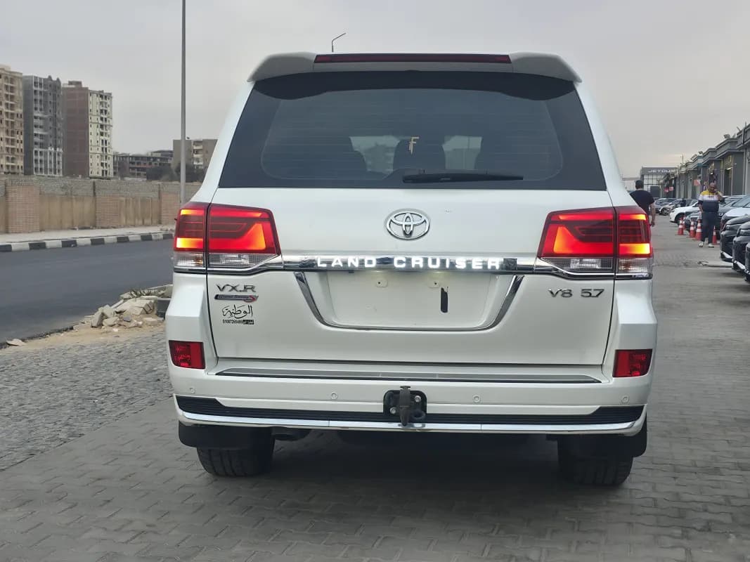 تويوتا لاند كروزر 2021