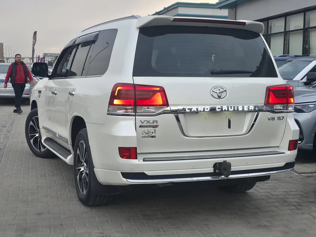 تويوتا لاند كروزر 2021