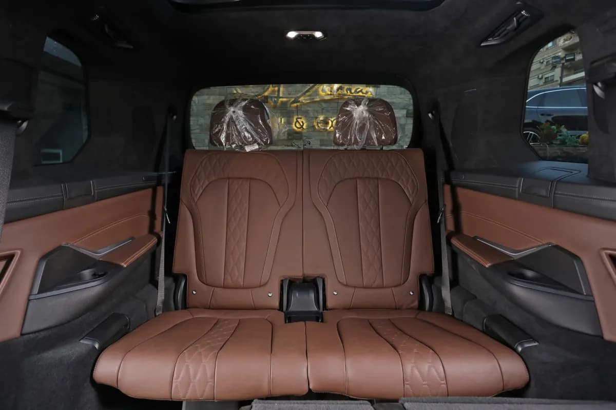 بي ام دبليو X7 2021 اكس درايف 40 اي أسود أوتوماتيك — مستعملة