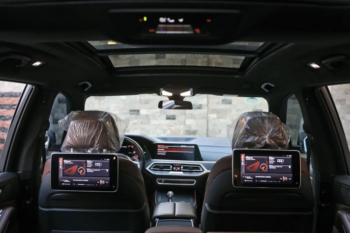 بي ام دبليو X7 2021 اكس درايف 40 اي أسود أوتوماتيك — مستعملة