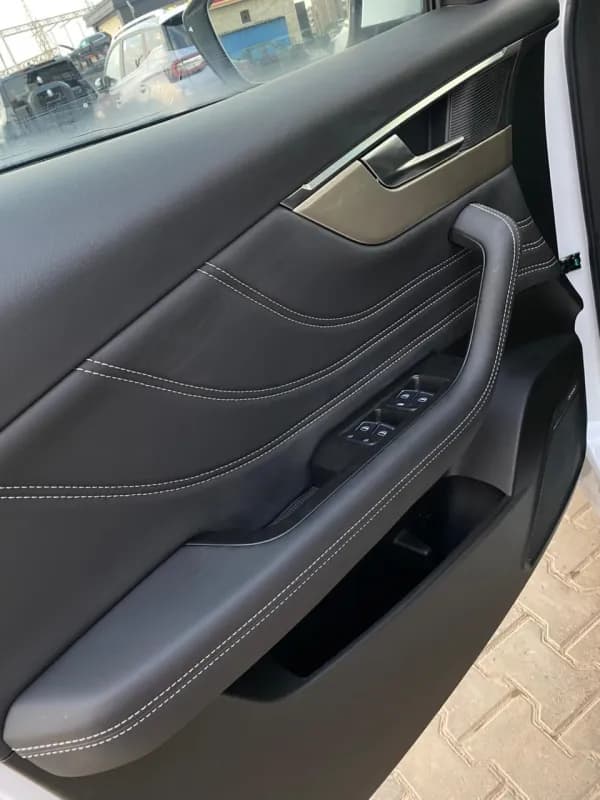 جيتور اكس 70 2026 لكشري أبيض أوتوماتيك — جديدة