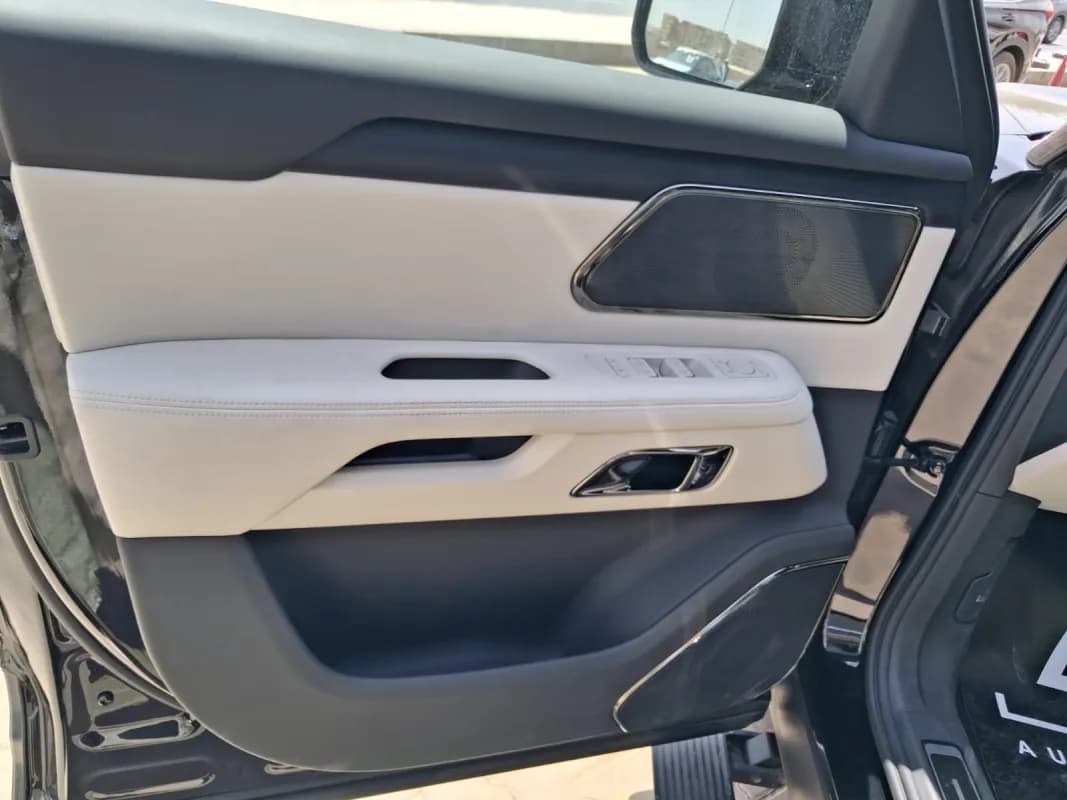 روكس 01 2026 فاميلي ٧ سيتس أسود أوتوماتيك — جديدة