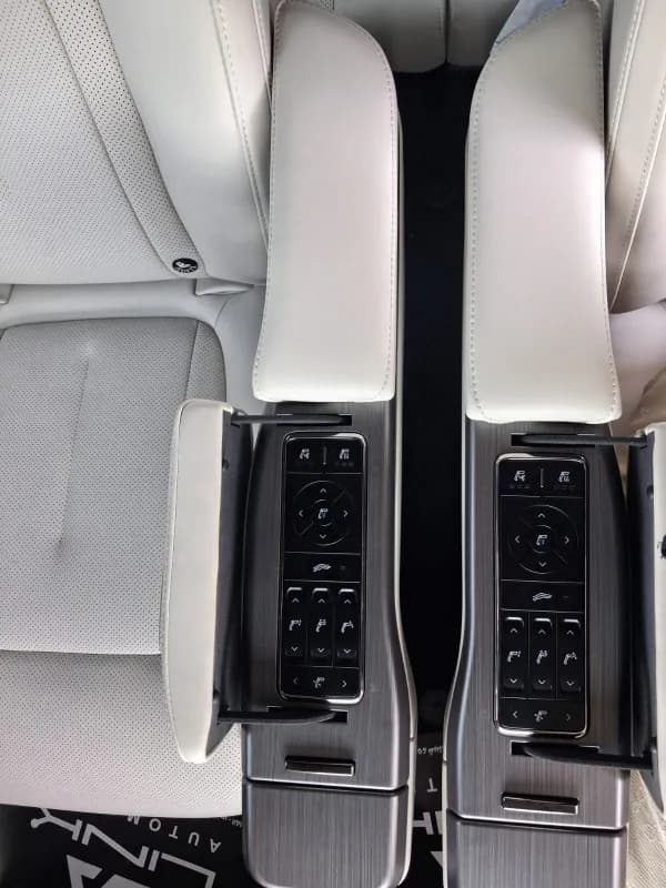 روكس 01 2026 فاميلي ٧ سيتس أسود أوتوماتيك — جديدة