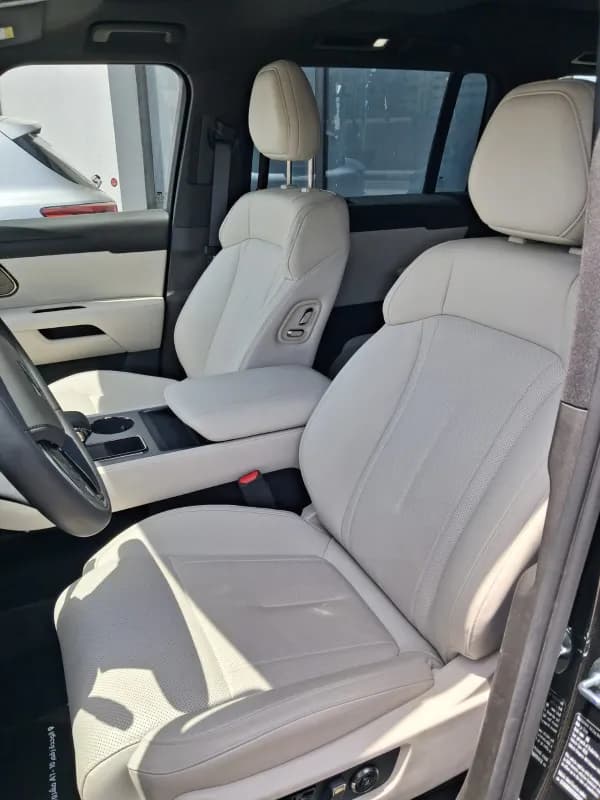 روكس 01 2026 فاميلي ٧ سيتس أسود أوتوماتيك — جديدة