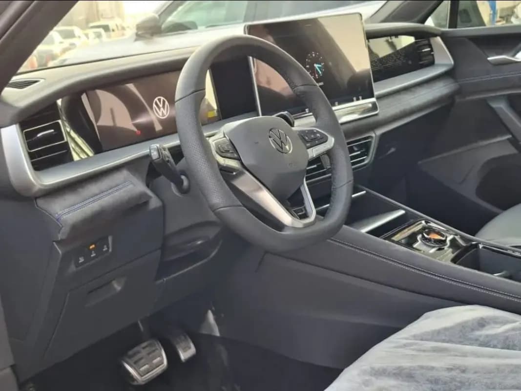 فولكس فاجن Tayron 2026 ار لاين فضي أوتوماتيك — جديدة