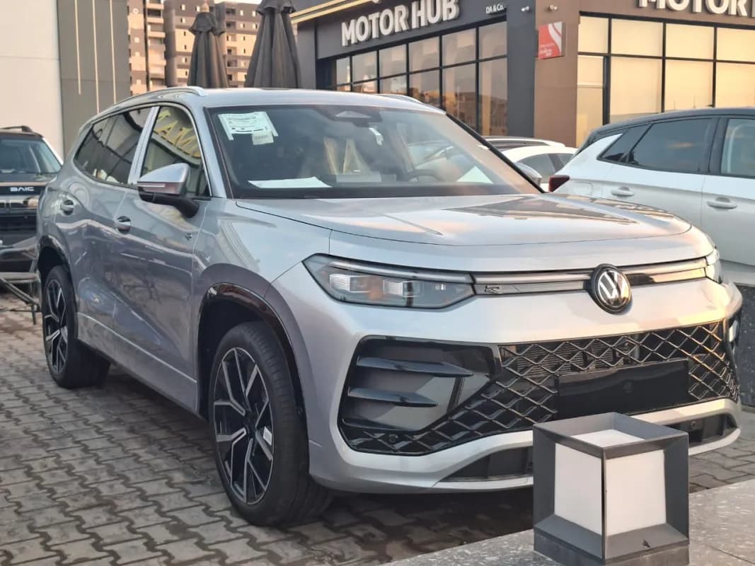 فولكس فاجن Tayron 2026 ار لاين فضي أوتوماتيك — جديدة