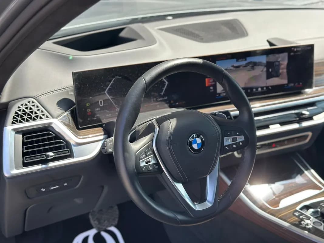 بي ام دبليو X5 2025 بيز لاين فضي أوتوماتيك — مستعملة