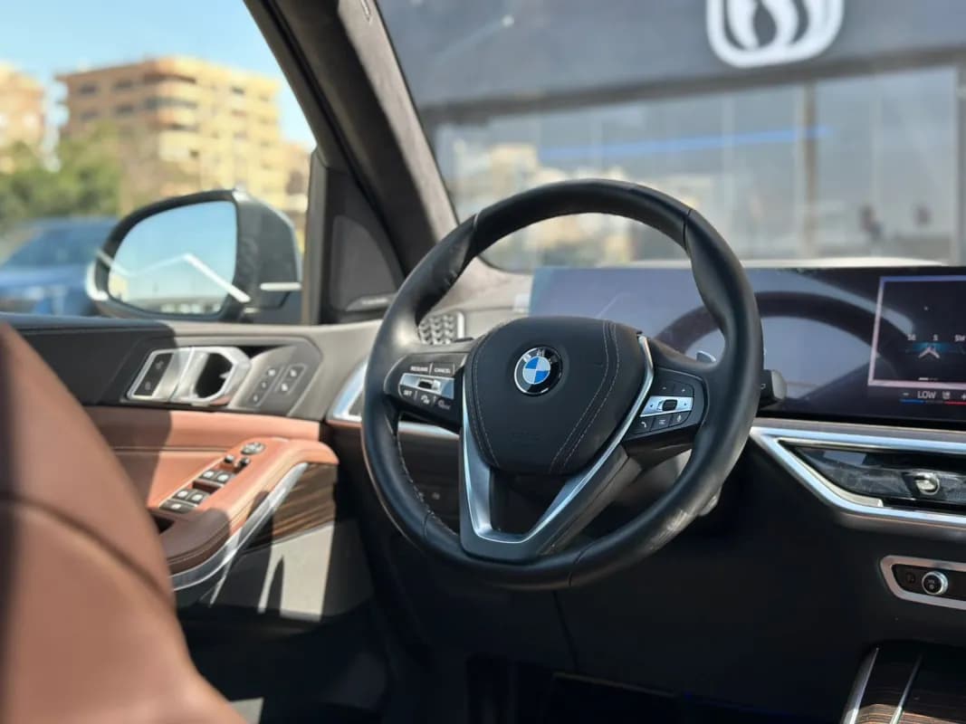 بي ام دبليو X5 2025 بيز لاين فضي أوتوماتيك — مستعملة