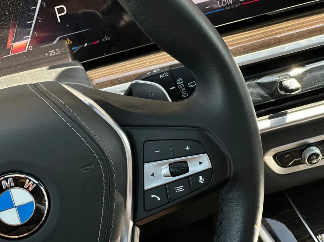 بي ام دبليو X5 2025 بيز لاين فضي أوتوماتيك — مستعملة
