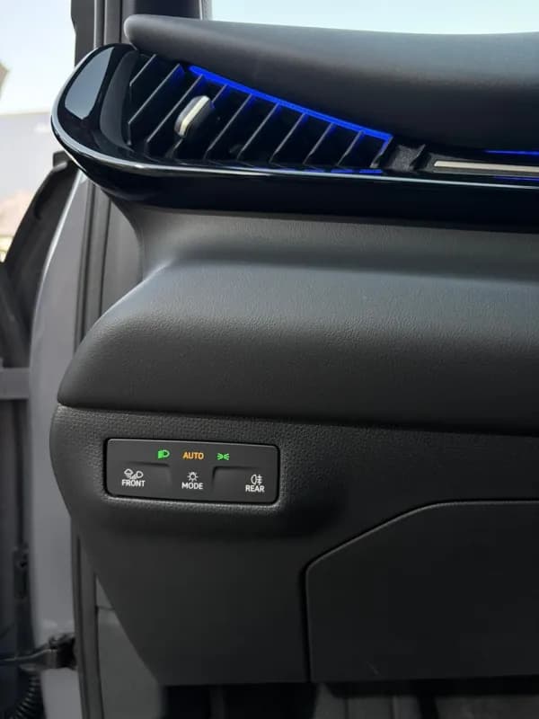 فولكس فاجن اي دي UNYX 2024 التيميت ايدشن رمادي أوتوماتيك — جديدة