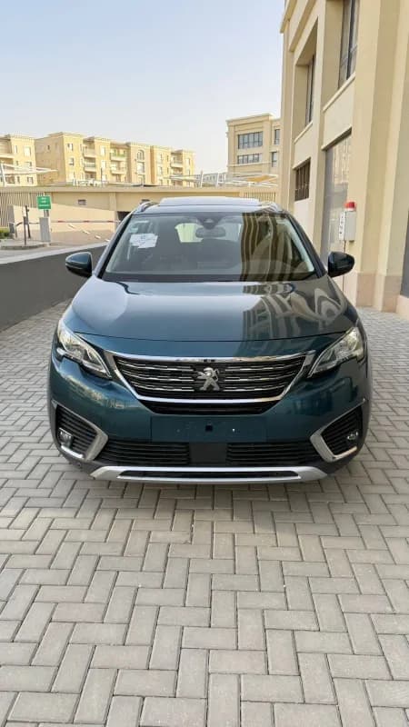 بيجو 5008 2019 الور باك أخضر زيتي أوتوماتيك — مستعملة