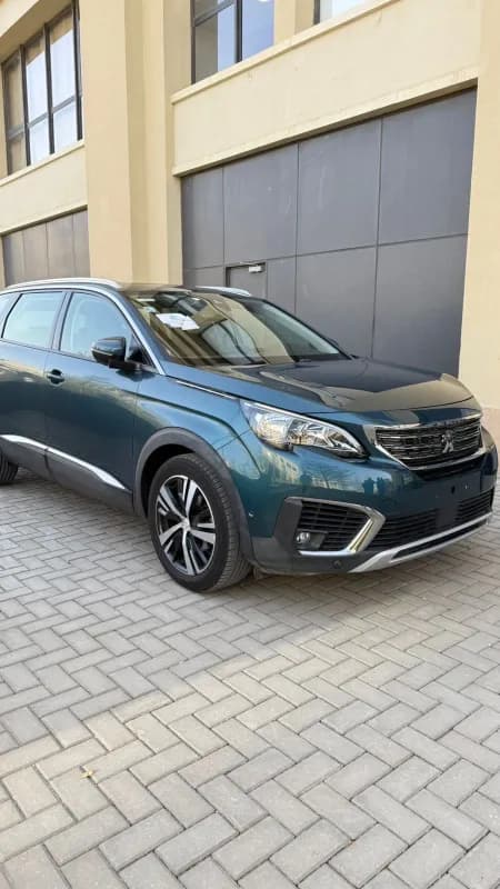 بيجو 5008 2019 الور باك أخضر زيتي أوتوماتيك — مستعملة