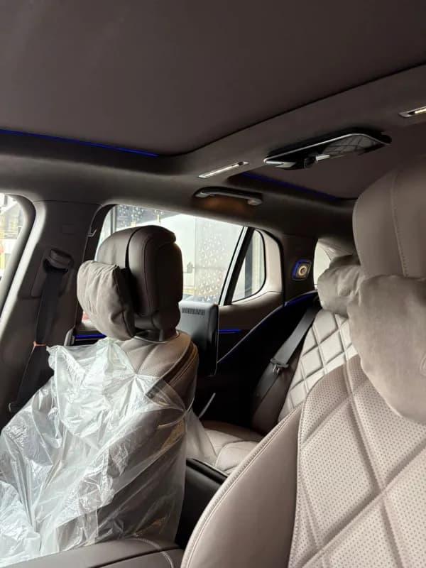 مرسيدس بنز مايبخ اي قيو اس 2025 ٦٨٠ أسود أوتوماتيك — جديدة