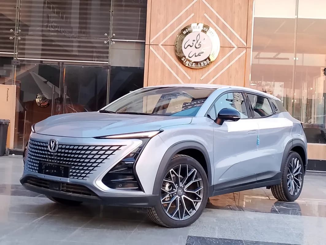 تشانغان يوني تي 2025 بريميوم فضي أوتوماتيك — جديدة