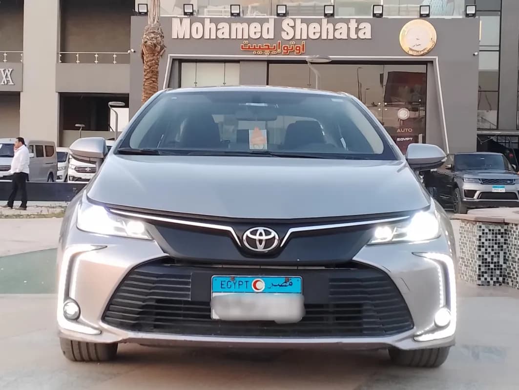 تويوتا كورولا 2021 اكتيف فضي أوتوماتيك — مستعملة