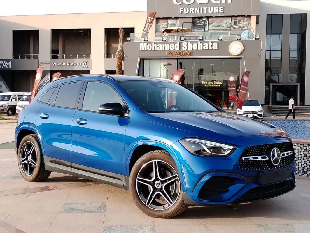 مرسيدس بنز GLA 200 2025 ايه ام جي أزرق أوتوماتيك — مستعملة
