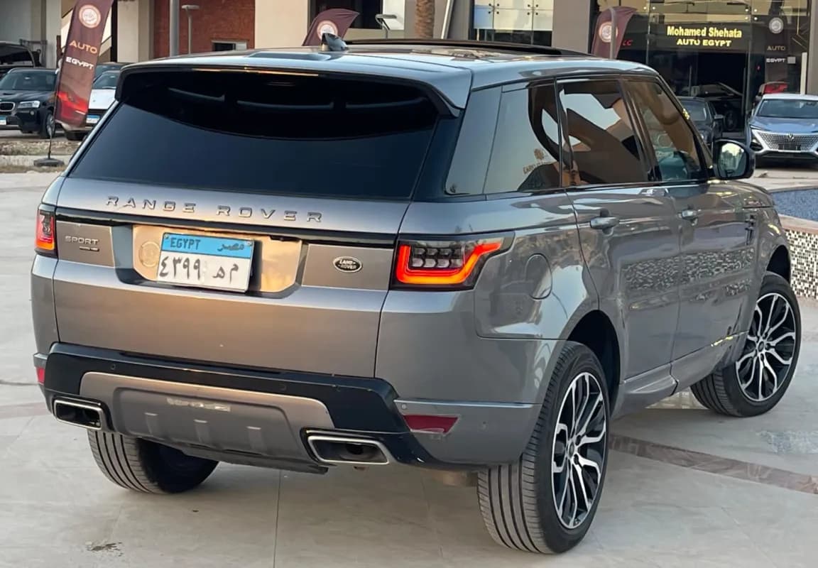 رينج روفر سبورت 2021 رمادي أوتوماتيك — مستعملة