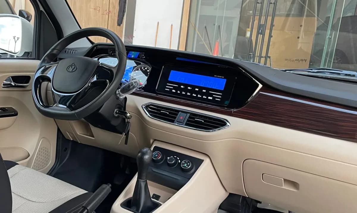 كي واي سي في 3 2026 بيزيك رمادي مانيوال — جديدة