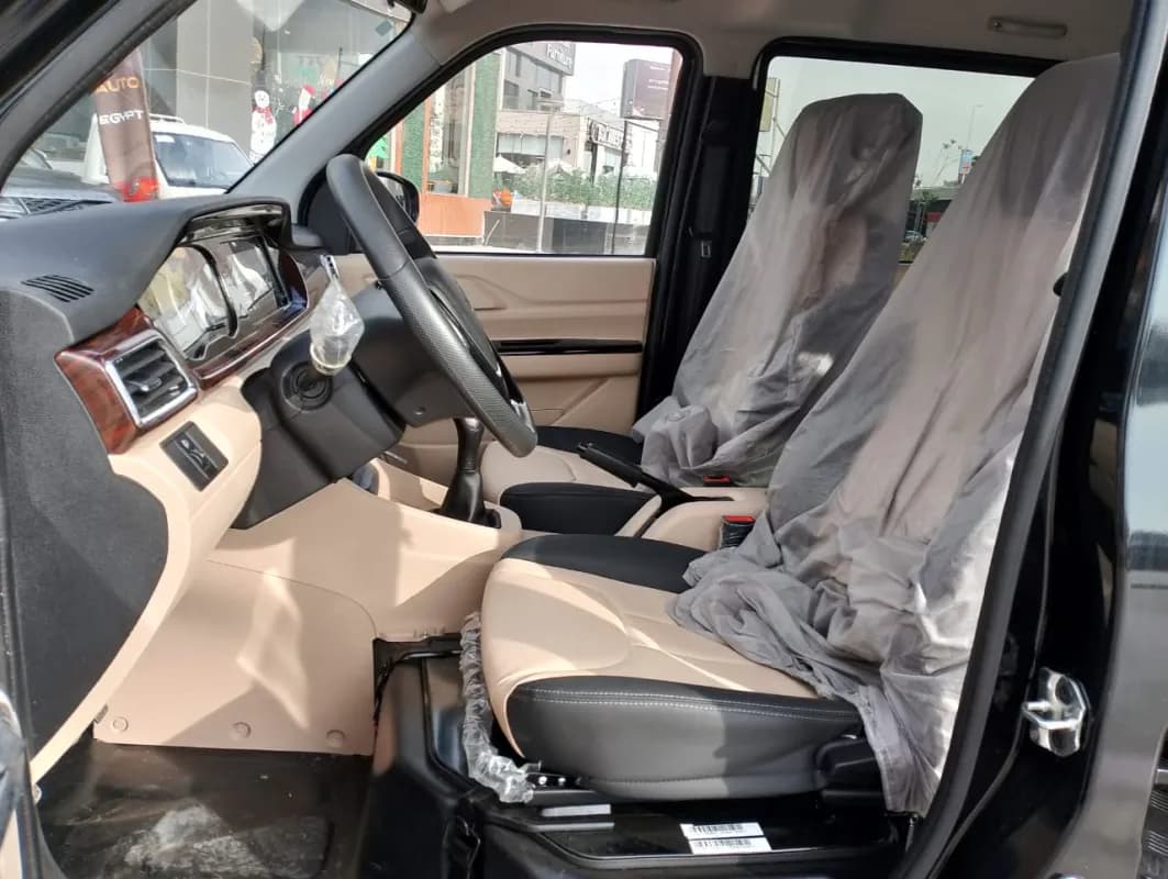 كي واي سي في 3 2026 بيزيك أسود مانيوال — جديدة