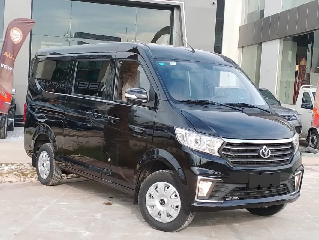 كي واي سي في 3 2026 بيزيك أسود مانيوال — جديدة