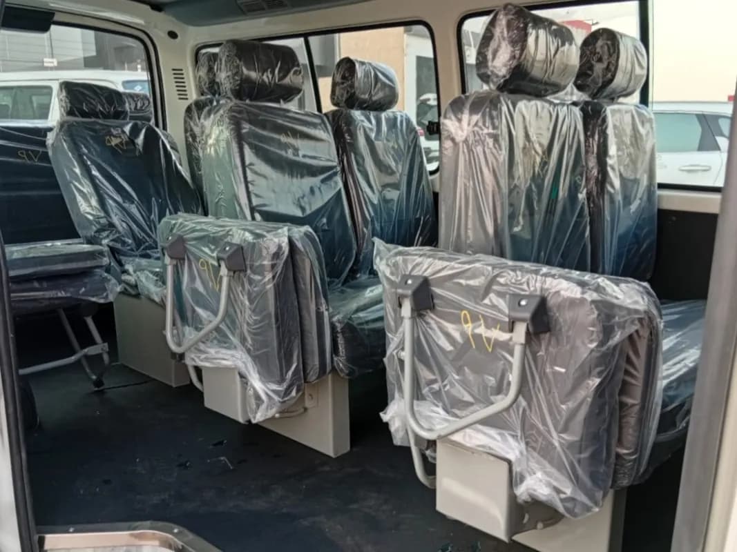 كينج لونج ميني باص 2026 هاي اس أبيض مانيوال — جديدة