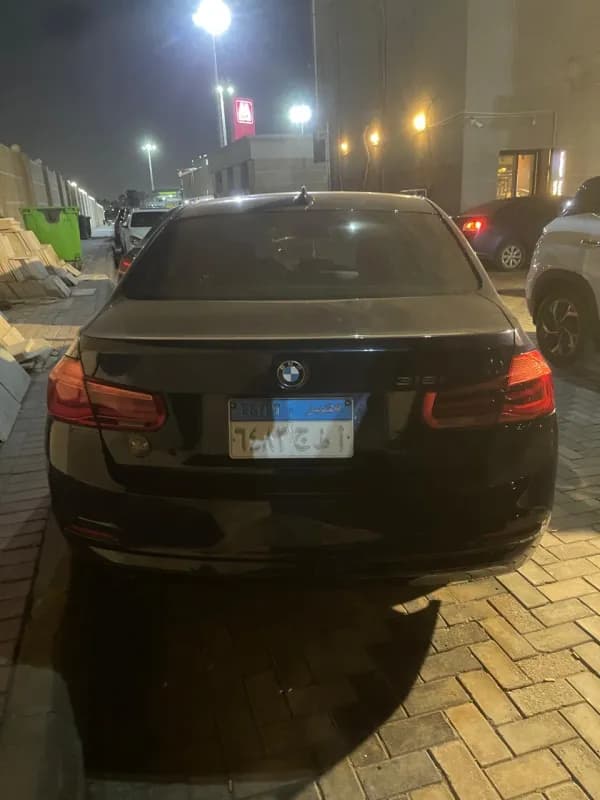 بي ام دبليو 318 2018 سبورت أسود أوتوماتيك — مستعملة