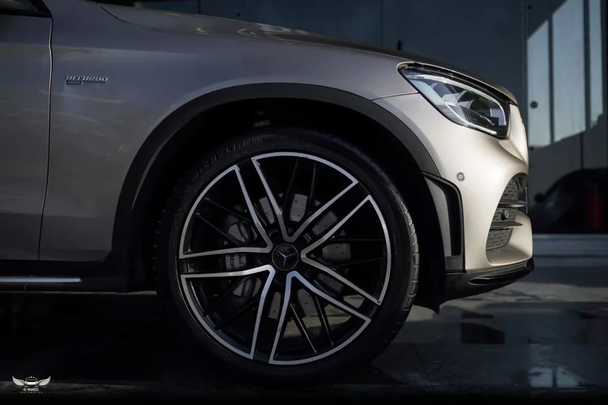 مرسيدس بنز GLC 43 2022 ايه ام جي فضي أوتوماتيك — مستعملة