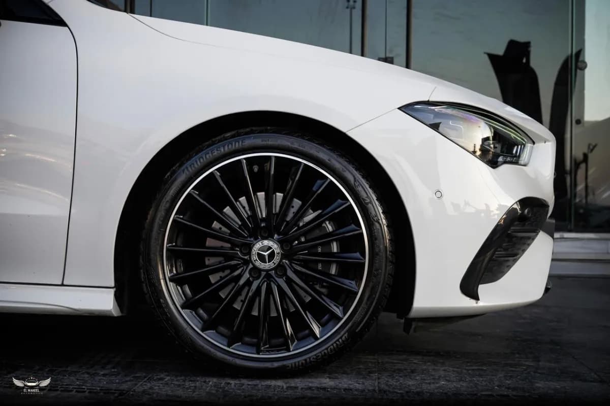 مرسيدس بنز GLA 200 2024 ايه ام جي أبيض أوتوماتيك — مستعملة