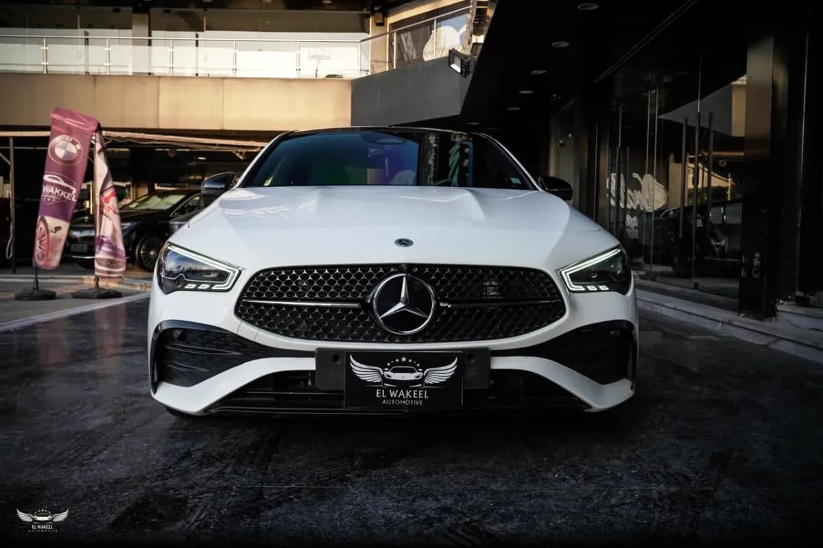 مرسيدس بنز GLA 200 2024 ايه ام جي أبيض أوتوماتيك — مستعملة