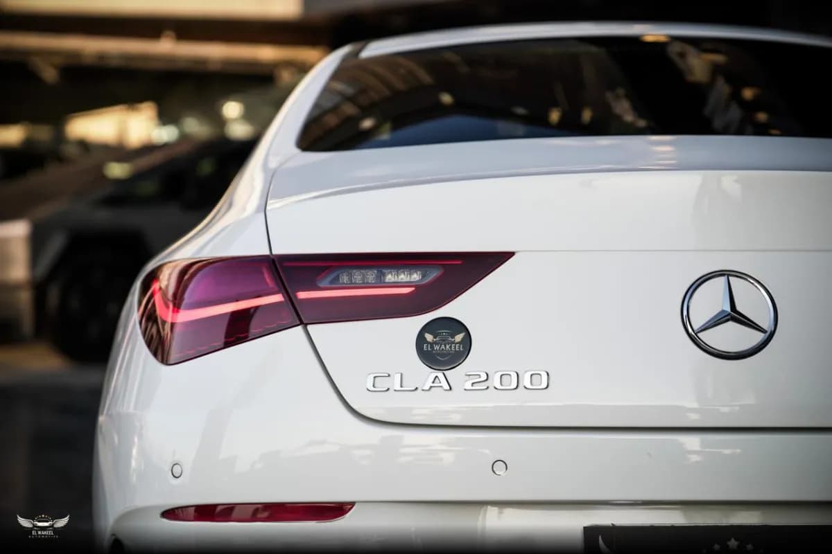 مرسيدس بنز GLA 200 2024 ايه ام جي أبيض أوتوماتيك — مستعملة