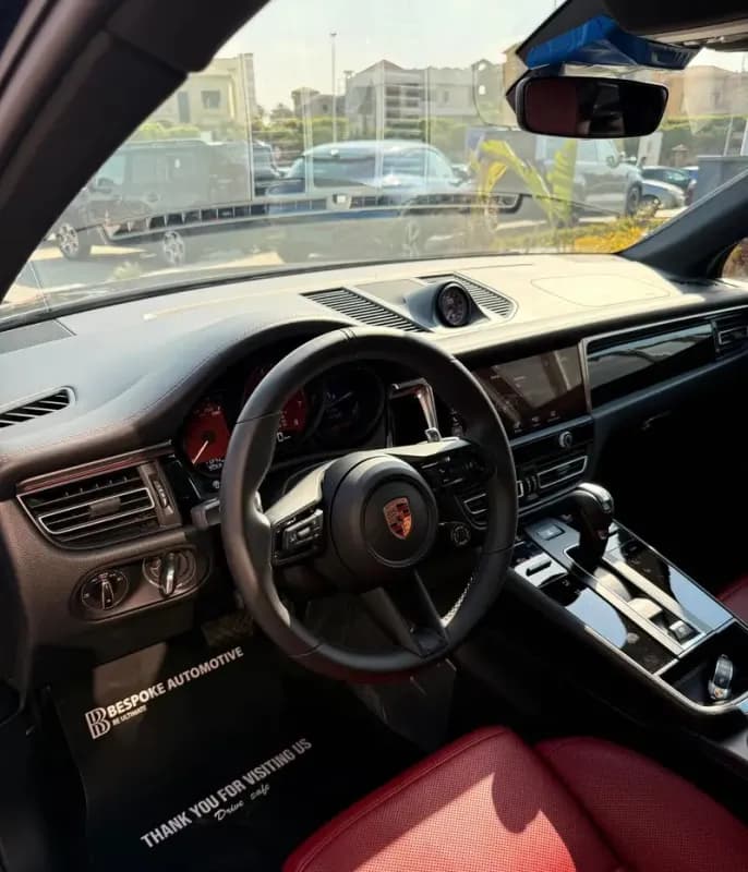 بورش ماكان 2026 تي أسود أوتوماتيك — مستعملة