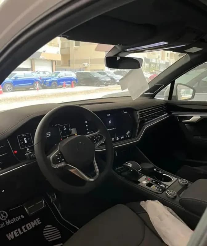 فولكس فاجن توريج 2026 ار لاين أبيض أوتوماتيك — جديدة