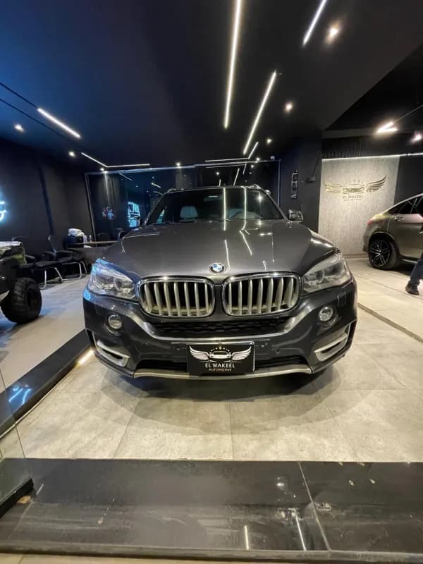 بي ام دبليو X5 2017 ام سبورت رمادي أوتوماتيك — مستعملة