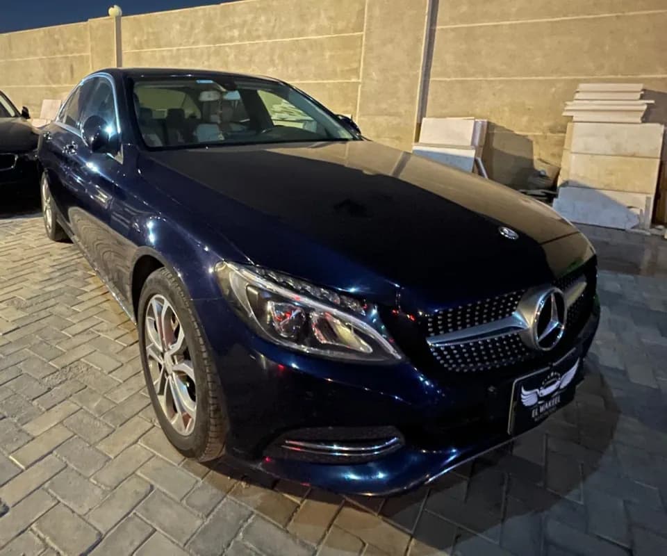 مرسيدس بنز C180 2016 افينت جراد أزرق غامق أوتوماتيك — مستعملة