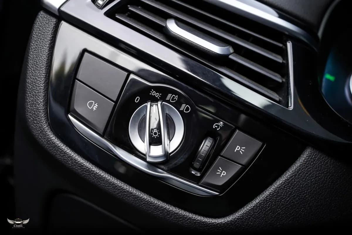 بي ام دبليو M5 2018 م اسبورت أسود أوتوماتيك — مستعملة