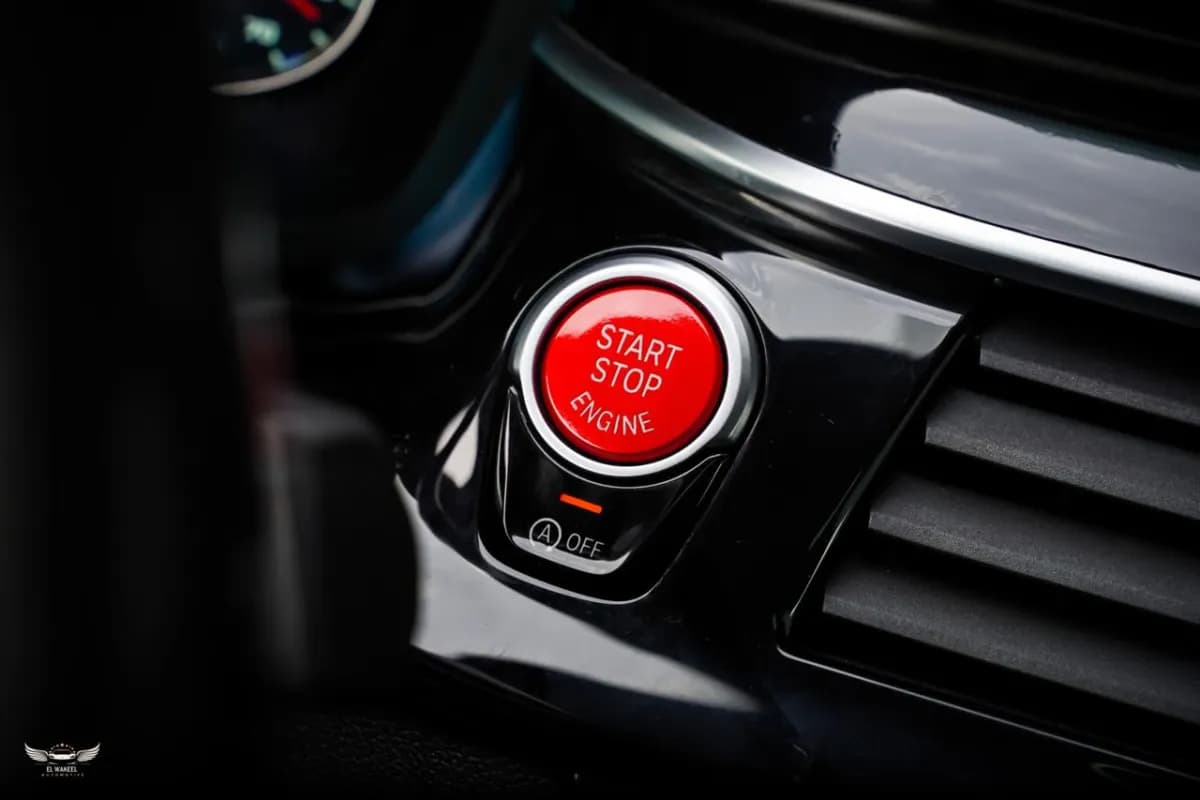 بي ام دبليو M5 2018 م اسبورت أسود أوتوماتيك — مستعملة